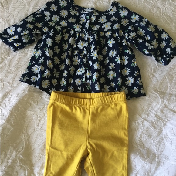 Old Navy Other - Cute baby girl outfit Old Navy size 0-3M Old Navy Other - Cute baby girl outfit Old Navy size 0-3M